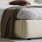 Polsterdatud voodi 160×200 cm AVION raami ja panipaigaga helebeež ümar Magamistuba Homewell 14