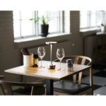 Lynehami laualamp, laetav, metallist, hõbedane Laualambid