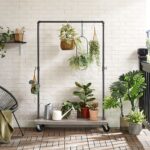 Riidepuu 160×104.5x40cm, must, hele elevandiluu Metallist riidepuud