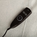 Tugitool KATY elektriline recliner massažifunktsiooniga 78x97xH100cm, sinakasvalge Elutoamööbel