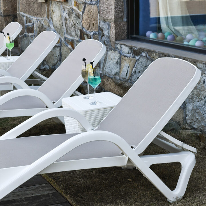 Lamamistool RESORT beež plastik Lamamistoolid ja päevitustoolid G03-100 Lamamistoolid ja päevitustoolid