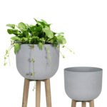 Lillepott SANDSTONE puidust jalgadega D40xH73,5cm, hall Betoon ja kivi Betoon ja kivi