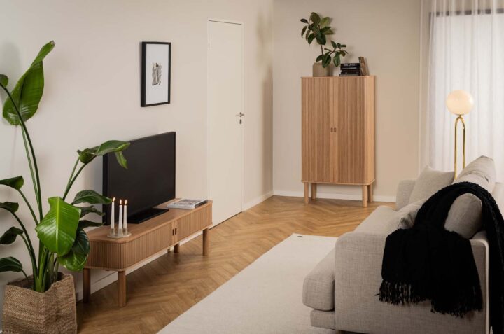 Kapp LANGLEY 80x40xH145cm, naturaalne Elutoamööbel Kapid, kummutid ja riiulid