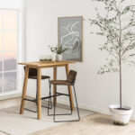 Baarilaud CHARA 117x58xH105cm, tamm, materjal: mööbliplaat tammespooniga, viimistlus: õlitatud, must metallist tugi Baarilauad ACTONA