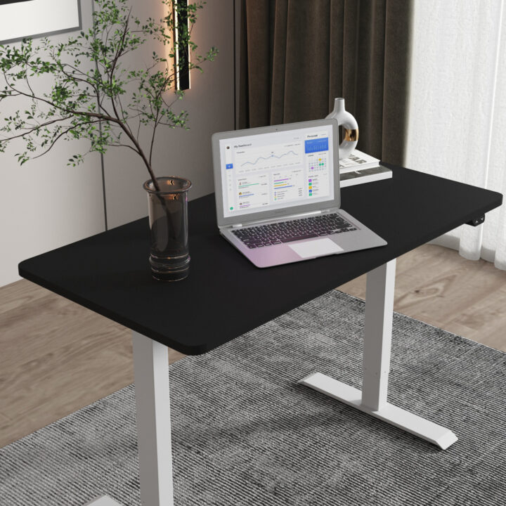 Töölaud ERGO 1-mootoriga 140x80xH71-121cm, must/hõbehall Kirjutuslauad ERGO